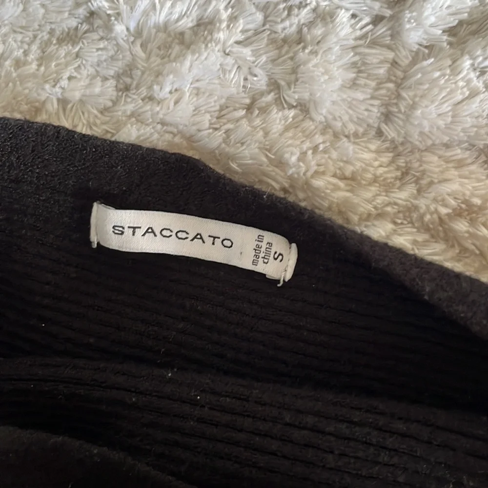 Staccato Dolman Cropped Sweater - Picture 7 of 8